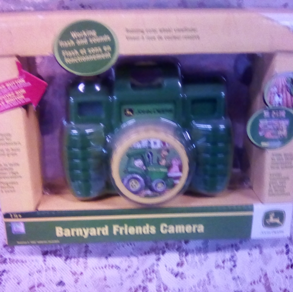 Barnyard Friends Camera John Deere Toy. Ages:1 1/2 +